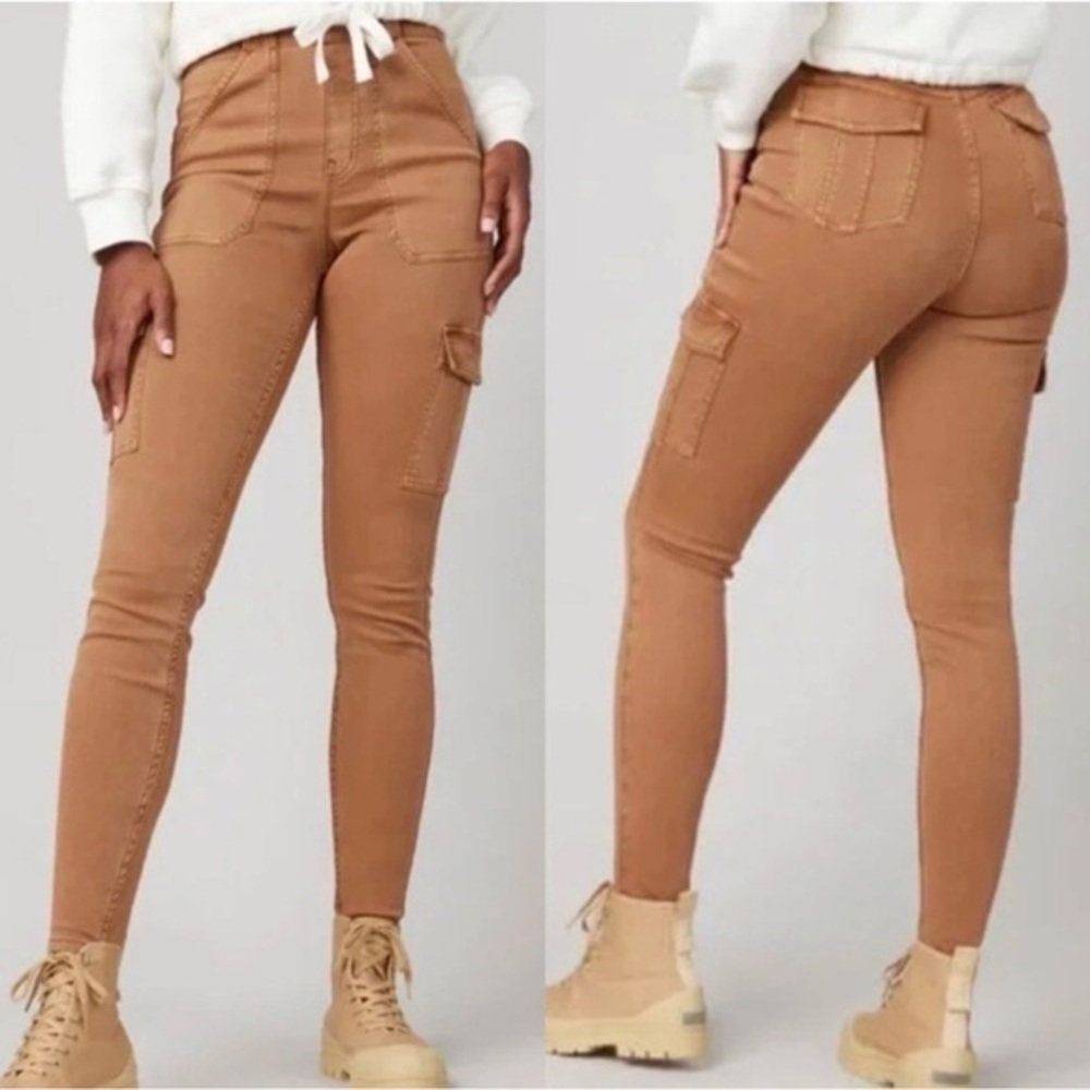 SPANX Stretch Twill Ankle Cargo Pants in Honey Glow Brown Women's Size Medium